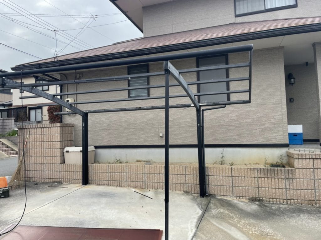カーポート解体中