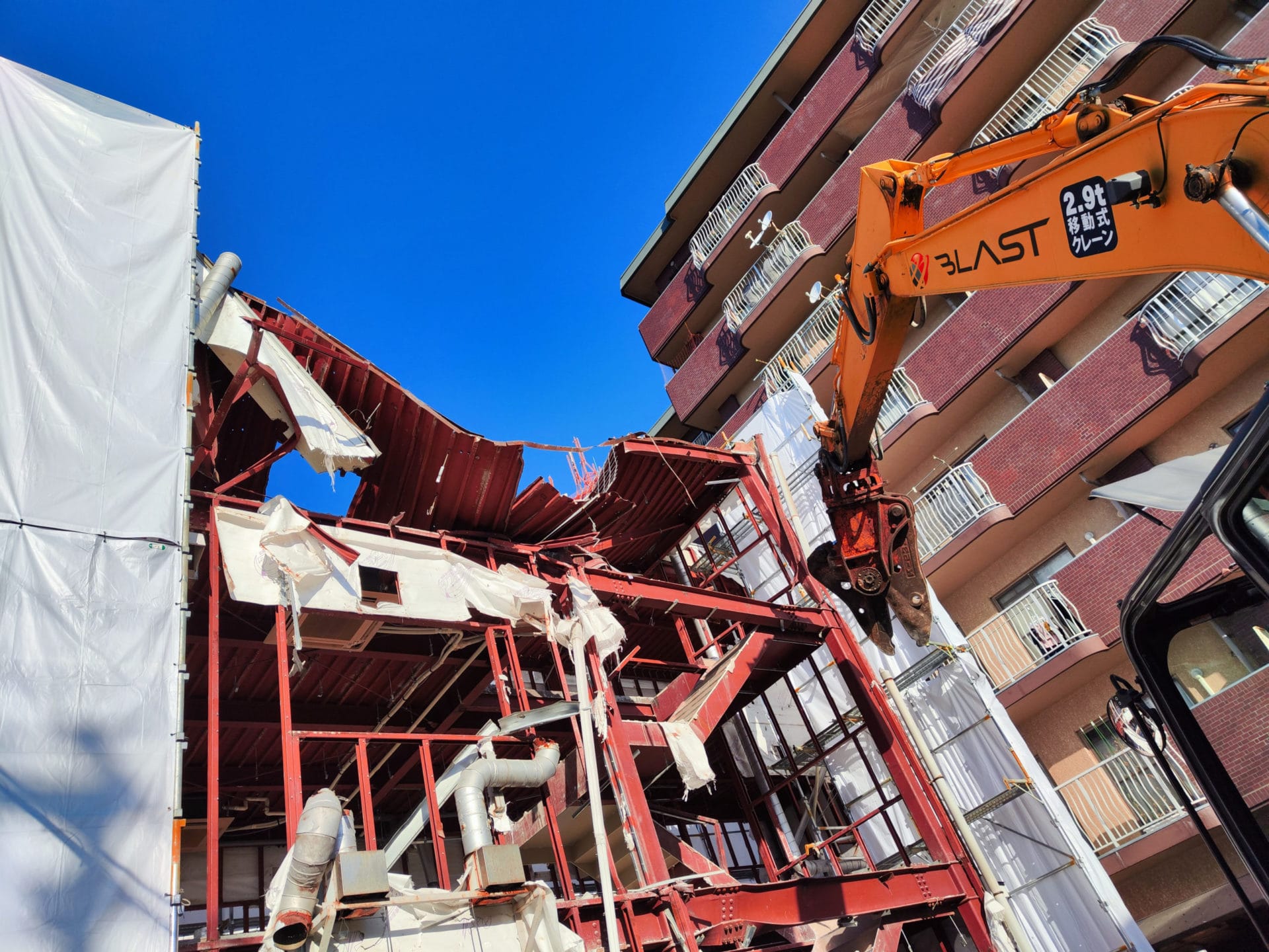 BLASTの解体工事