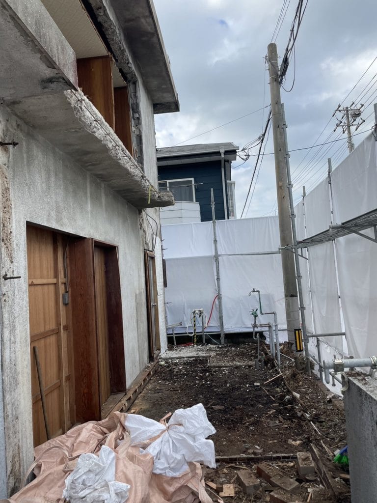 山陽小野田市北竜王町の人力解体現場