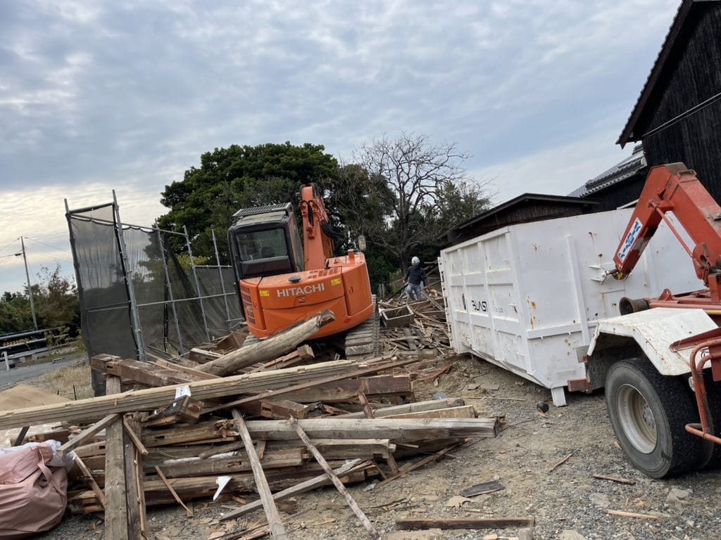 萩市椿東の木造住宅解体中