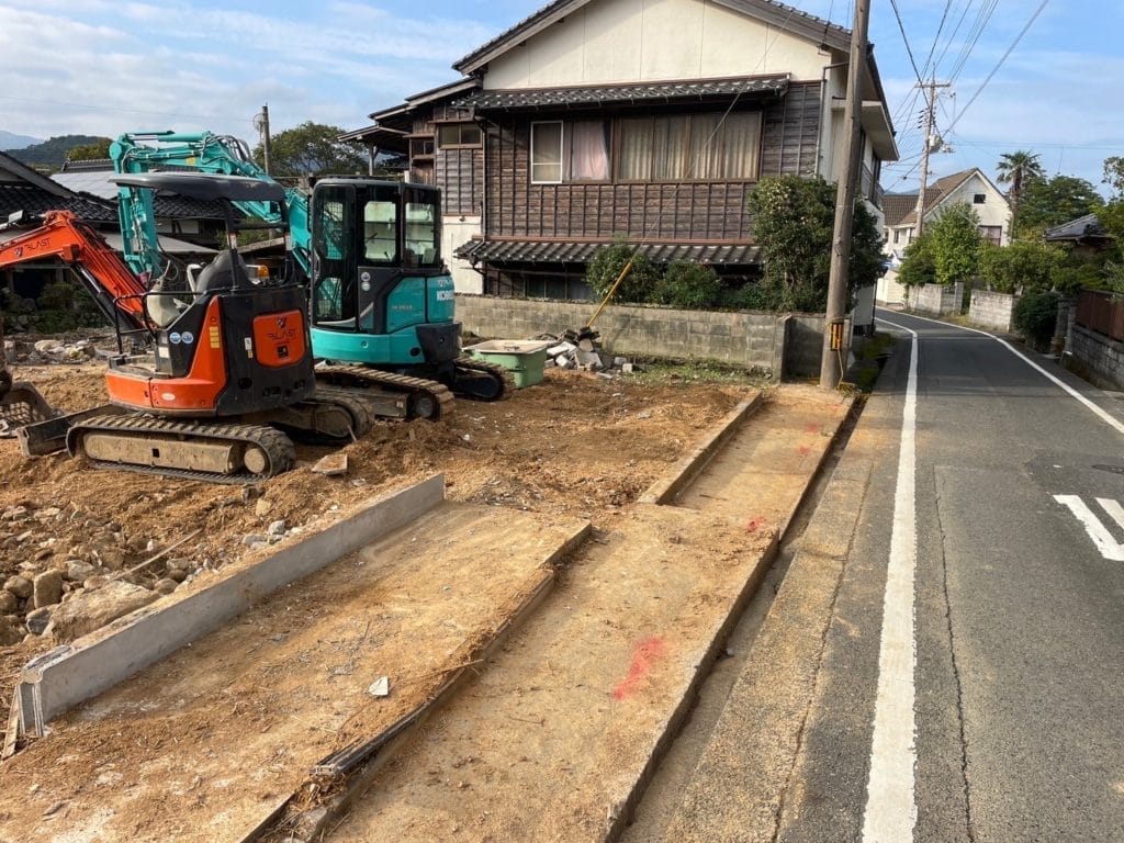 基礎解体施行中