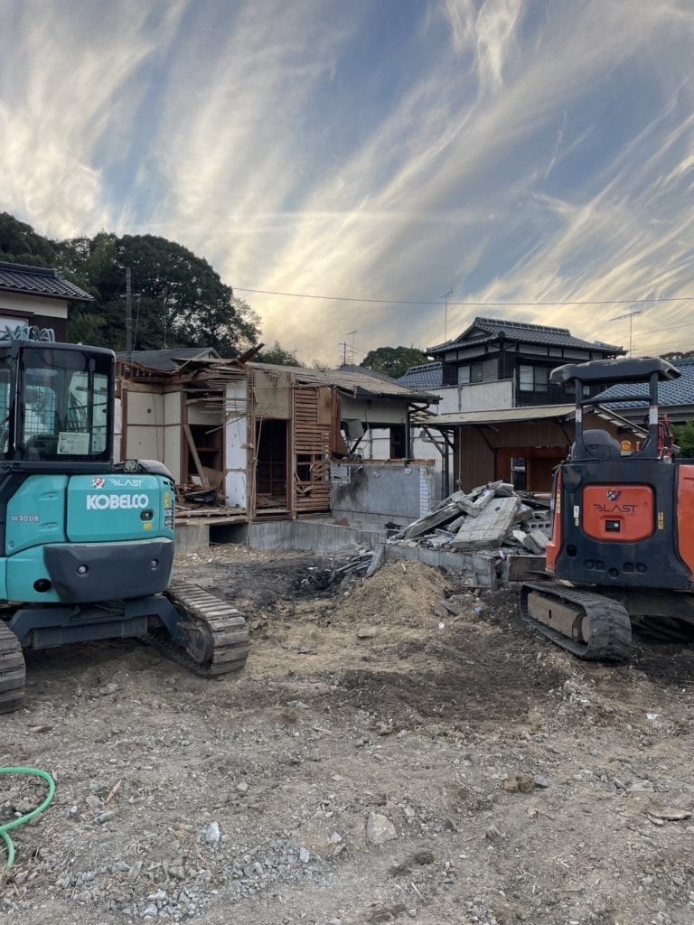 解体工事作業中