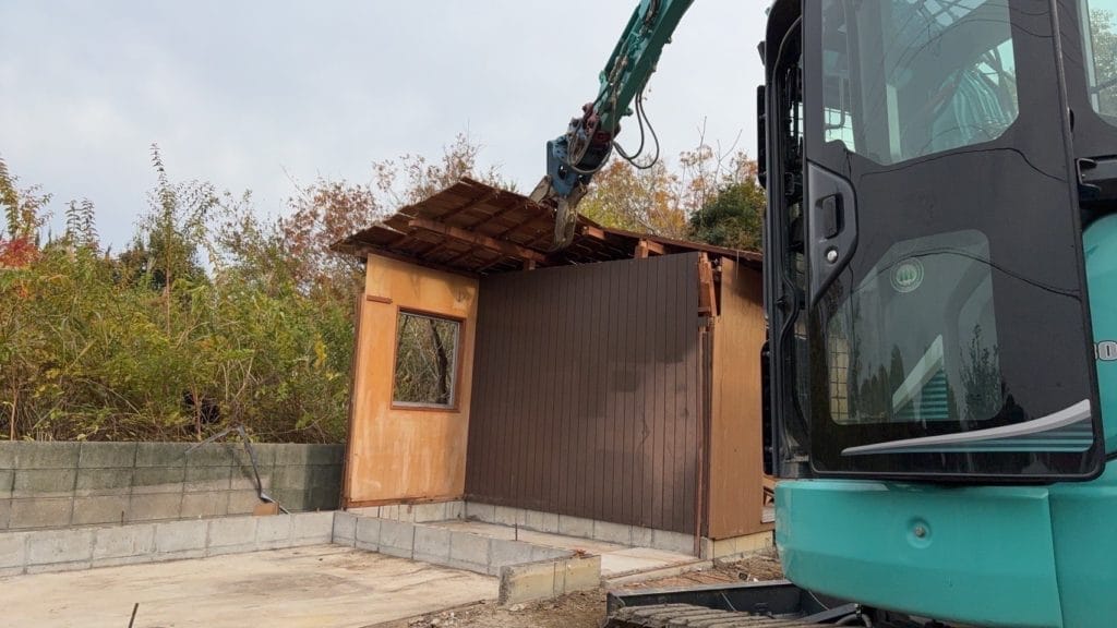 解体工事施行中