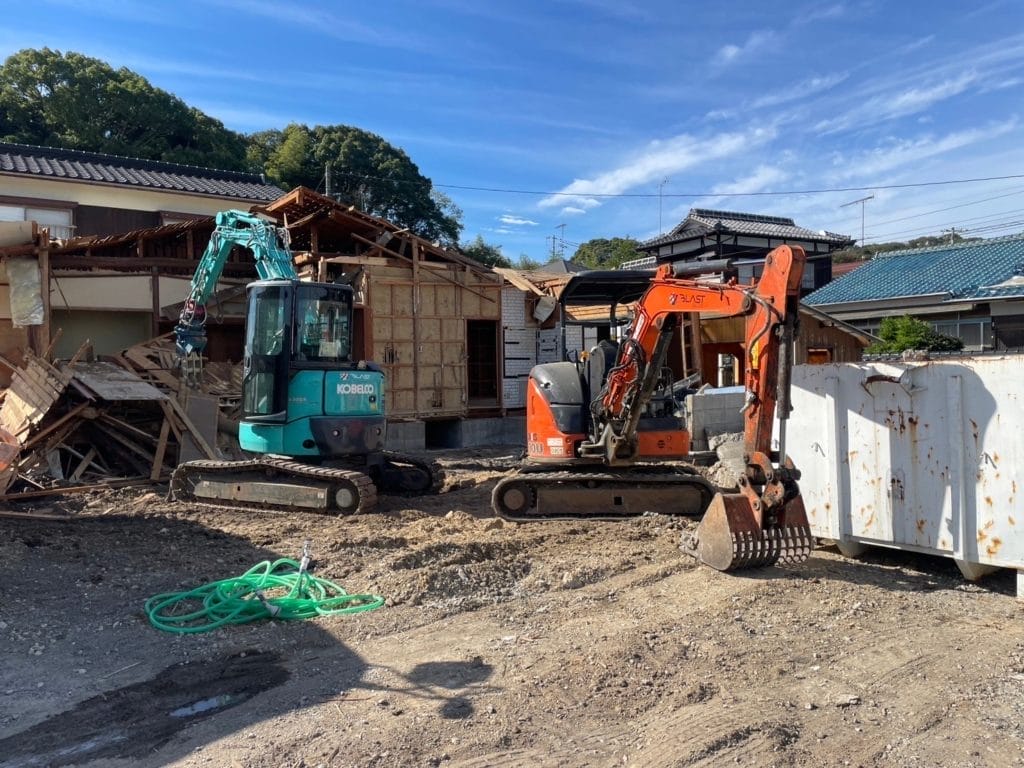 解体工事作業中