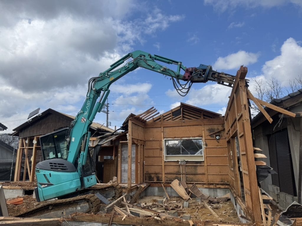 解体工事施行中