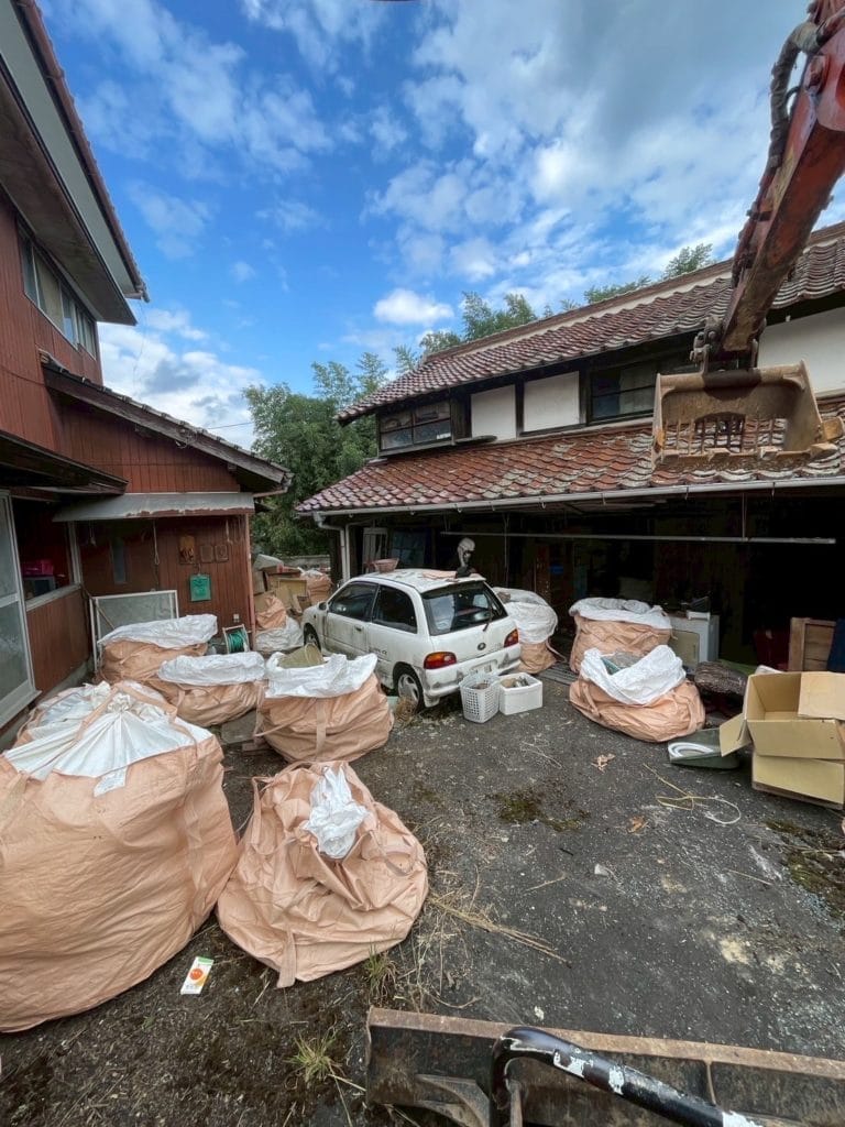 宇部解体前の残置物撤去