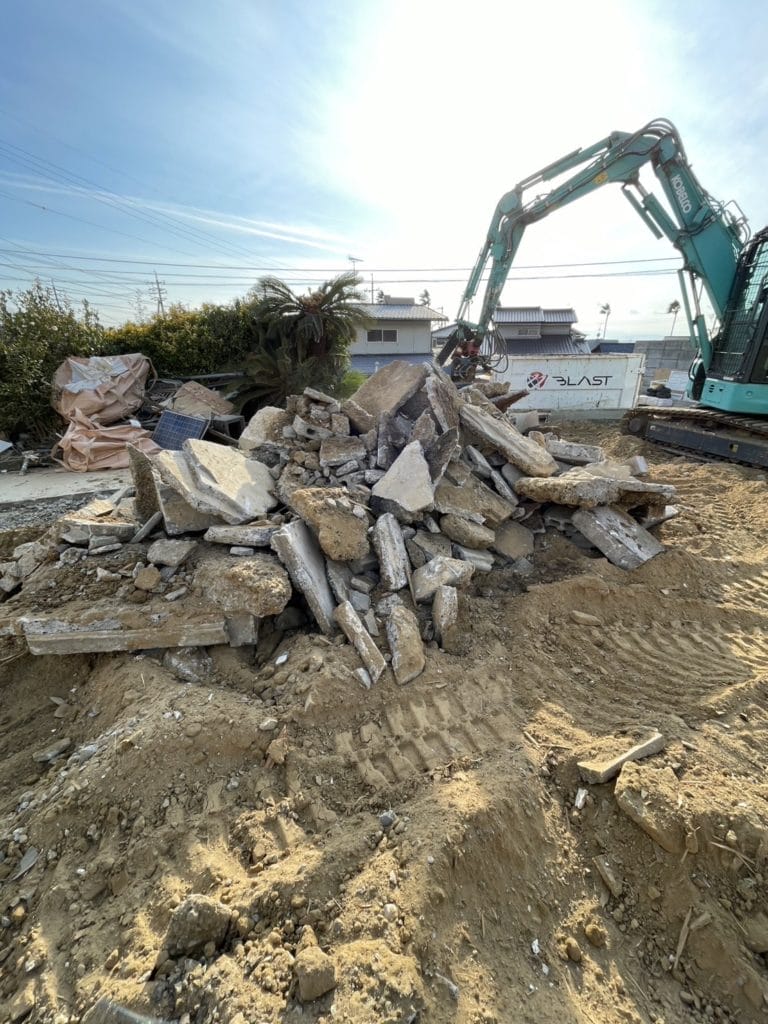 基礎解体工事中
