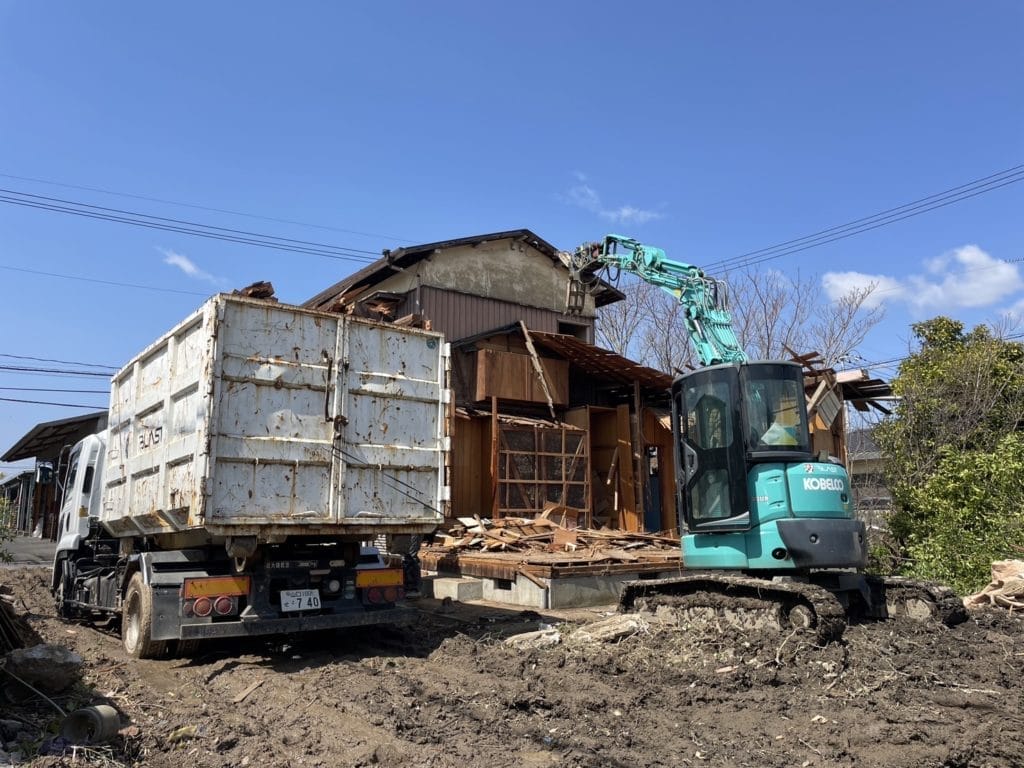 建物解体している画像